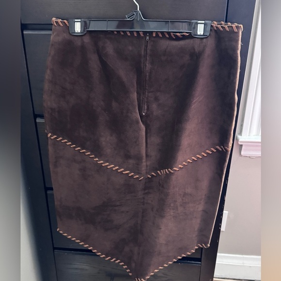 💥HOST PICK💥 Vintage Retro Tristan & Iseut Brown Suede Skirt, Stitch Detailing 💥 - Picture 3 of 15